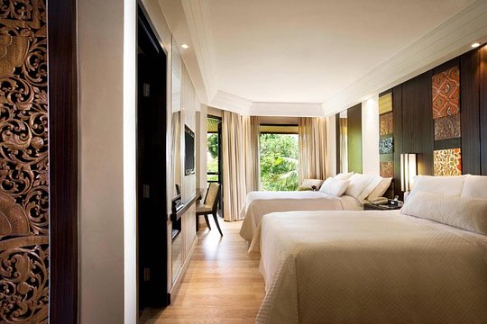 Deluxe Pool View Twin - 2 persons $1339pp