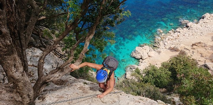 Selvaggio Blu Trek Travel Price