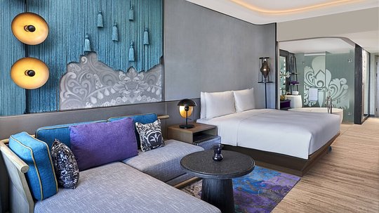 Deluxe King - 2 persons $999pp